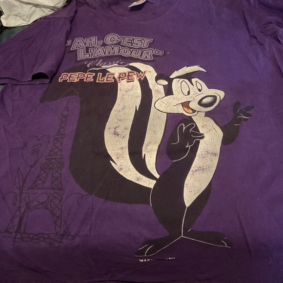 ‘AH CEST LAMORE  ‘’  PEPE LE PEW VINTAGE TSHIRT size  X LARGE - Picture 6 of 8